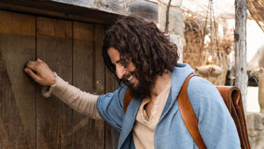 Jesus in The Chosen knocking at a door